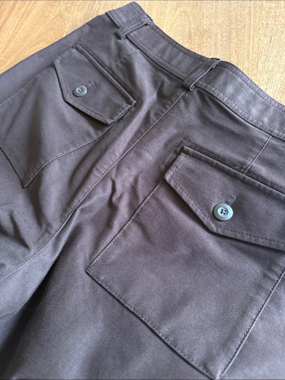 Uniqlo Wide-Leg Women's Pants in Dark Brown - Picture 3 of 5